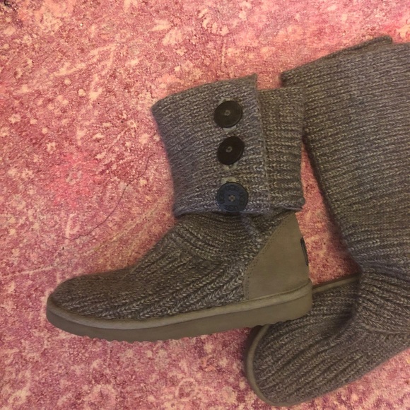 Ugg button boots - Picture 4 of 5
